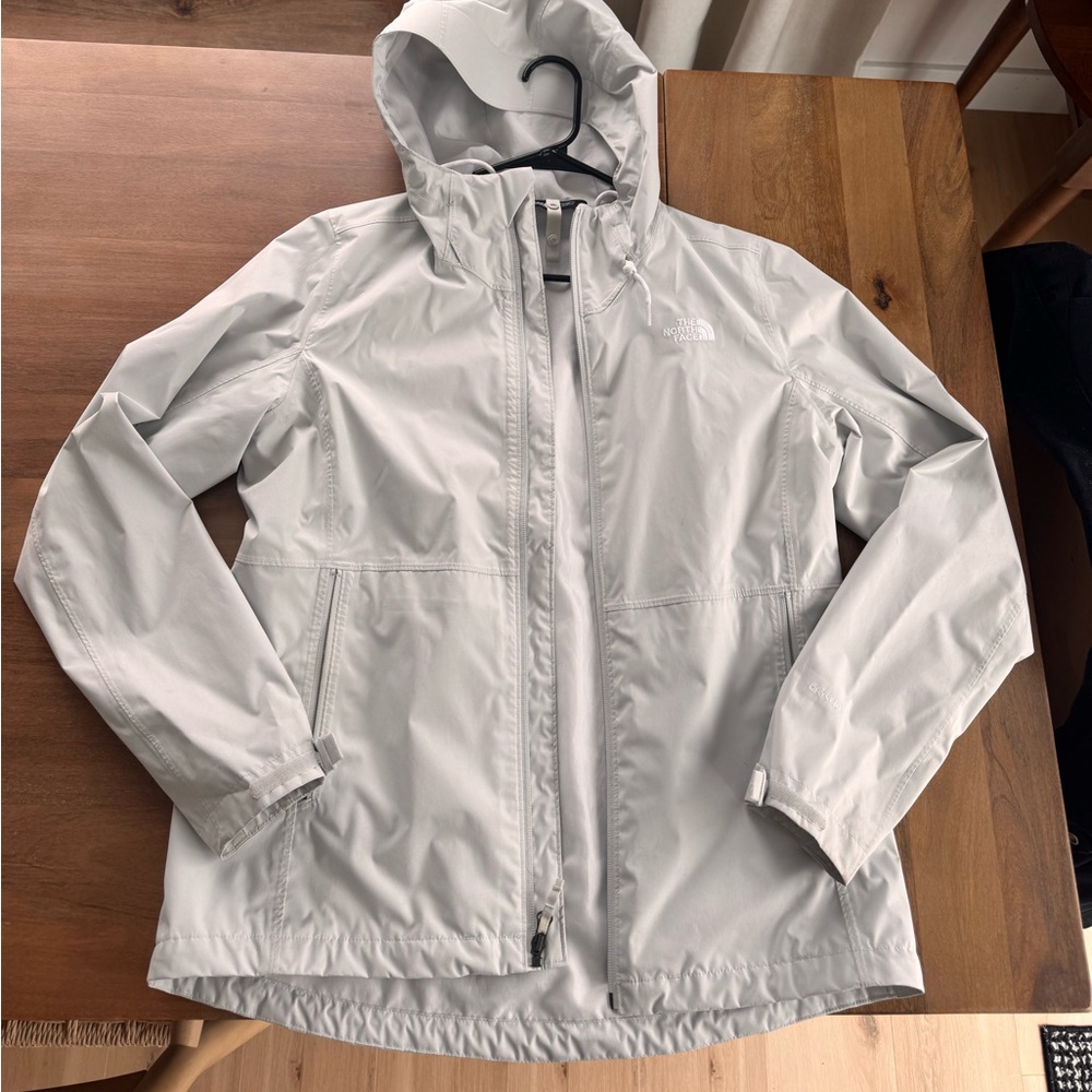 The Northface Women’s Shell Rain Jacket Ice Blue Medium